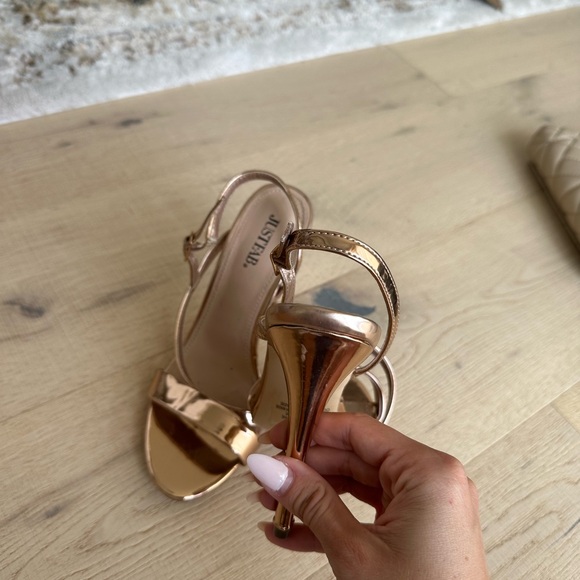 Gold heels - Picture 4 of 4